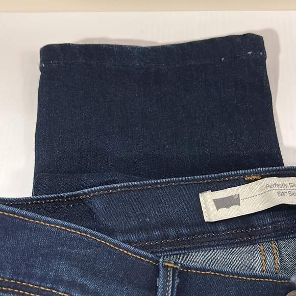 Women's Levi's 512 Perfectly Slimming Skinny Jeans size 6- like new condition - Picture 11 of 13